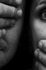 Muitos homens preferem não ver e muitas mulheres não podem falar perante a violência de gênero