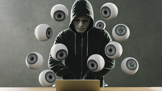 Embora o Brasil tenha feito avanços significativos em sua infraestrutura de inteligência, a questão da contrainteligência permanece um desafio constante. O país tem áreas vulneráveis, como a falta de rastreabilidade rigorosa de imigrantes e a necessidade de mais investimentos e treinamento na inteligência cibernética. A possibilidade de espiões operando dentro do território brasileiro é uma preocupação legítima, pois poderia comprometer a soberania do país e a confiança internacional